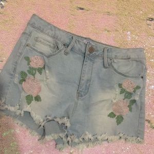 Shorts with floral detail
